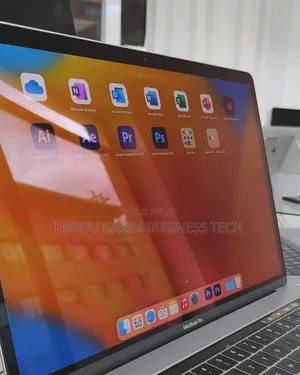 Neuf Apple MacBook Pro 2018 16GB Intel Core I7 SSD 512GB