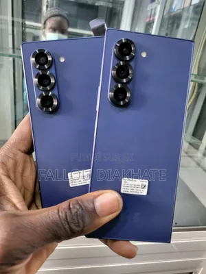 Neuf Samsung Galaxy Z Fold6 256 GB Bleu