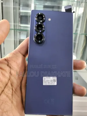 Neuf Samsung Galaxy Z Fold6 256 GB Bleu