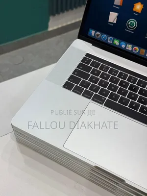 Nouveau Apple MacBook Pro 2017 16GB Intel Core i7 SSD 512GB