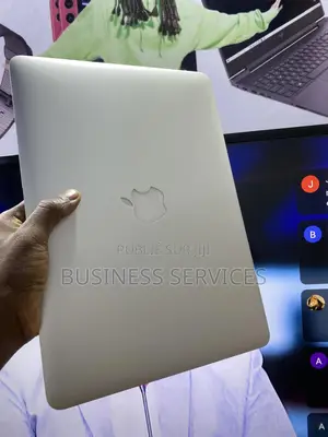 Neuf Apple MacBook Air 2017 8GB Intel Core I5 SSD 256GB