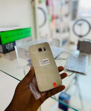 Neuf Samsung Galaxy S6 edge 64 GB Autre