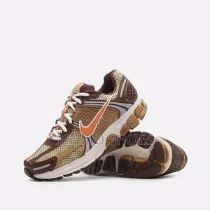 Chaussures Nike Vomero5
