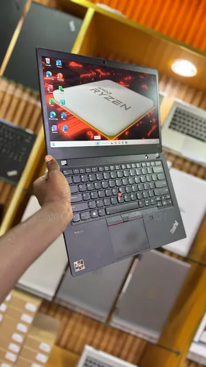 Neuf Lenovo Thinkpad P14s 16GB AMD Ryzen 7 SSD 512GB