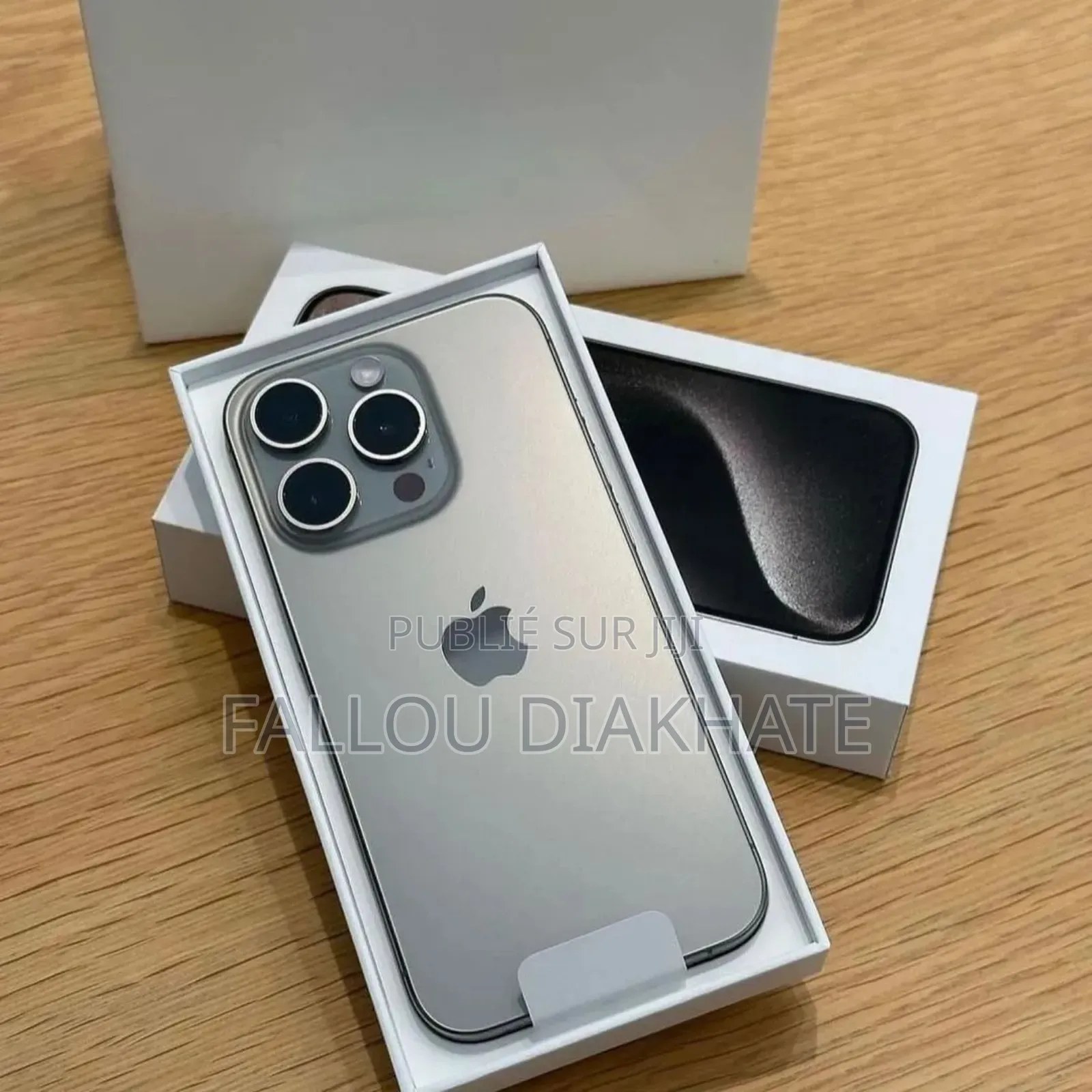 Neuf Apple iPhone 15 Pro Max 256 GB