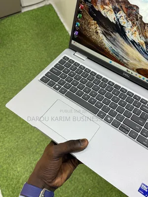 Neuf Dell Latitude 5550 16GB Intel Core Ultra 5 SSD 512GB