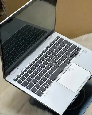 Neuf HP EliteBook 830 16GB Intel Core Ultra 5 SSD 512GB