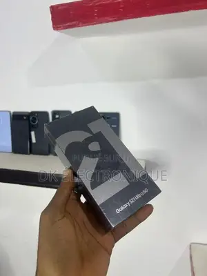 Neuf Samsung Galaxy S21 Ultra 5G 128 GB Noir