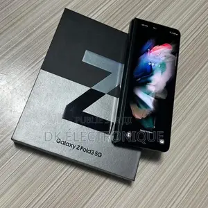 Neuf Samsung Galaxy Z Fold 3 256 GB Noir