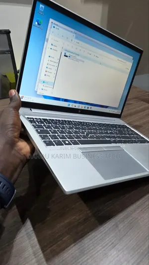 Neuf HP EliteBook 850 G8 16GB Intel Core I7 SSD 512GB
