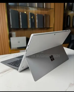 Neuf Microsoft Surface Laptop 6 8GB Intel Core I7 SSD 256GB
