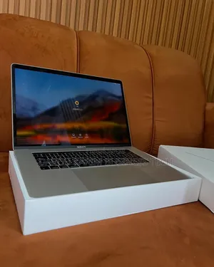 Neuf Apple MacBook Pro 2017 16GB Intel Core I7 SSD 512GB