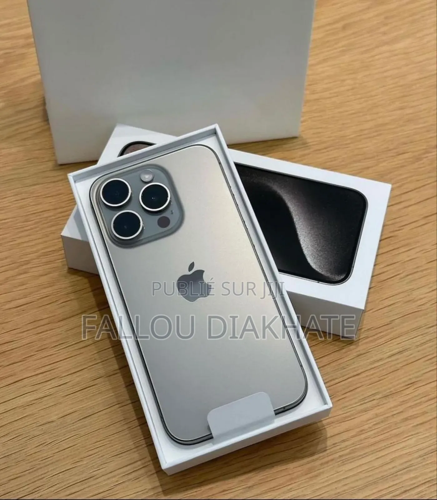 Neuf Apple iPhone 15 Pro Max 256 GB
