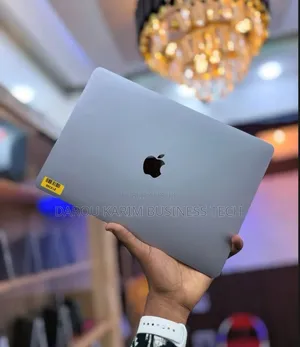 Neuf Apple MacBook Pro 2019 16GB Intel Core I7 SSD 512GB