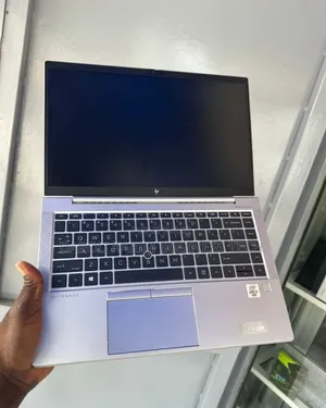 Neuf HP EliteBook 840 G7 16GB Intel Core I7 SSD 512GB