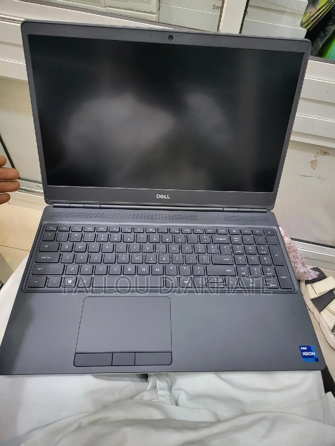 Neuf Ordinateur Portable Dell Precision 7560 32GB Intel Xeon SSD 1T