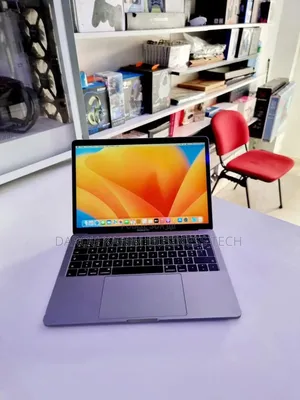Neuf Apple MacBook Pro 2017 16GB Intel Core I7 SSD 1T