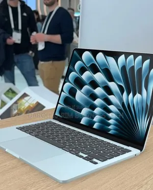 Neuf Apple MacBook Air 2025 M4 13-Inch 16GB Apple M4 SSD 256GB