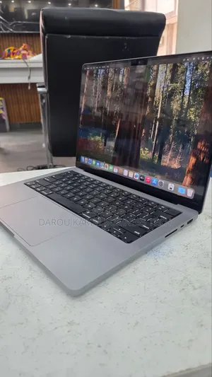 Neuf Apple MacBook Pro 2021 M1 16GB Apple M1 SSD 512GB