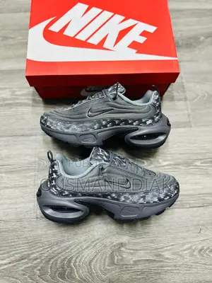 Original Nike Portal Size :40 45