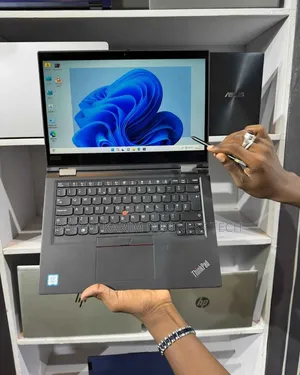 Neuf Lenovo ThinkPad X390 Yoga 16GB Intel Core I7 SSD 256GB