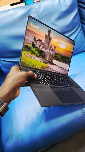 Neuf Dell Precision 5550 32GB Intel Core I7 SSD 512GB