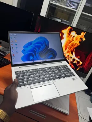 Neuf Ordinateur Portable HP EliteBook 850 16GB Intel Core I7 SSD 256GB