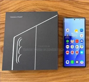 Neuf Samsung Galaxy Z Fold7 256 GB Autre
