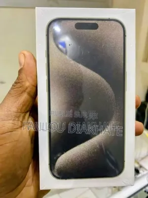 Neuf Apple iPhone 15 Pro Max 256 GB