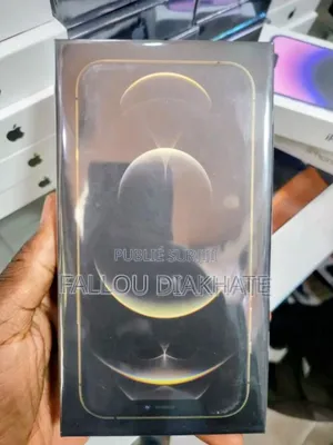 Neuf Apple iPhone 12 Pro 256 GB