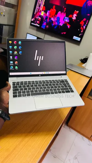 Neuf Ordinateur Portable HP 8GB AMD Ryzen 3 SSD 256GB