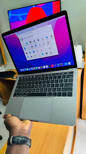 Neuf Apple MacBook Pro 2016 16GB Intel Core I5 SSD 512GB