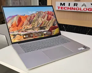 Neuf Dell Inspiron 16 5620 16GB Intel Core I7 SSD 512GB