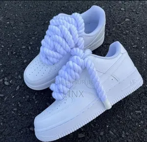 Nike Air Force One Lace-Up Disponible