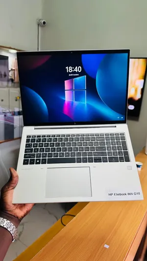 Neuf Ordinateur portable HP EliteBook 860 G10 16GB AMD Ryzen 7 SSD 512GB