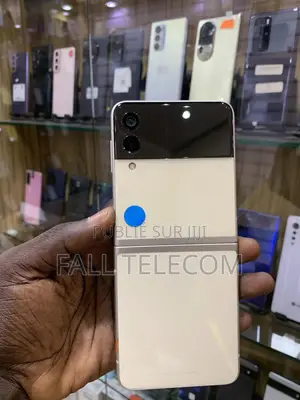 Neuf Samsung Galaxy Z Flip 3 256 GB Doré
