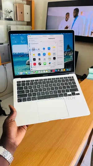 Neuf Apple MacBook Air 2020 M1 8GB Apple M1 SSD 256GB