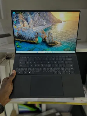 Neuf Dell Precision 5570 32GB Intel Core I7 SSD 512GB