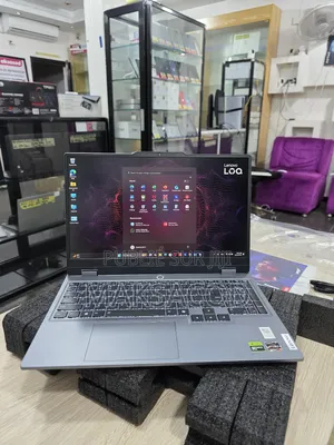 Ordinateur Portable Lenovo LOQ 15ARP9 24GB AMD Ryzen 5 SSD 512GB
