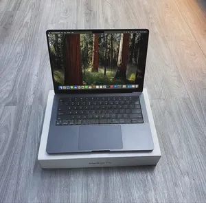 Neuf Apple MacBook Pro 2023 M3 14-Inch 18GB Apple M3 Pro SSD 512GB