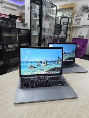 Ordinateur Portable Apple MacBook Pro 2020 32GB Intel Core I7 SSD 512GB