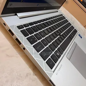 Neuf HP EliteBook 840 G8 16GB Intel Core I5 SSD 512GB