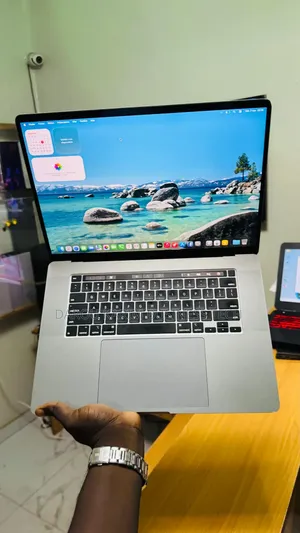 Neuf Apple MacBook Pro 2019 16GB Intel Core I7 SSD 512GB