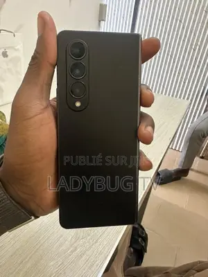 Neuf Samsung Galaxy Z Fold4 256 GB Noir