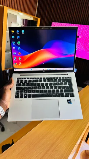 Neuf HP EliteBook 840 G10 16GB Intel Core I7 SSD 512GB