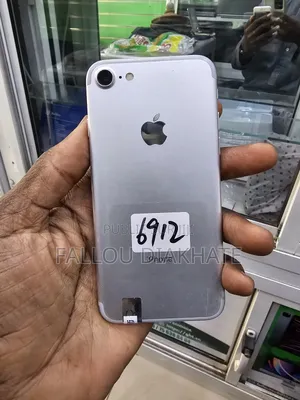 Neuf Apple iPhone 7 32 GB Blanc