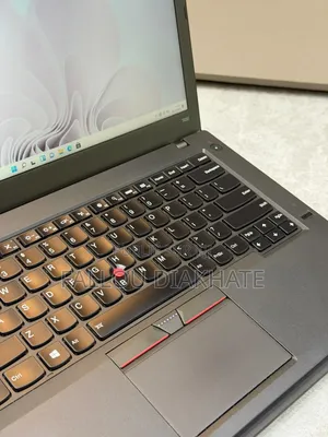 Neuf Lenovo ThinkPad T450 8GB Intel Core I5 SSD 256GB