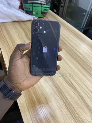 Neuf Apple iPhone 11 64 GB Noir