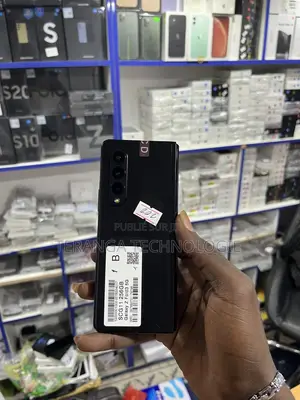 Neuf Samsung Galaxy Fold 512 GB Noir