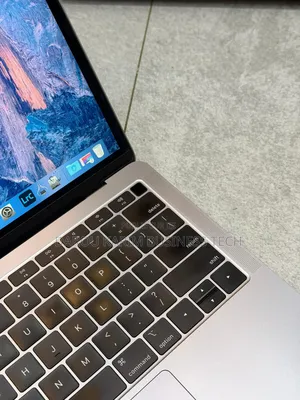 Neuf Apple MacBook Air 2019 16GB Intel Core I5 SSD 256GB